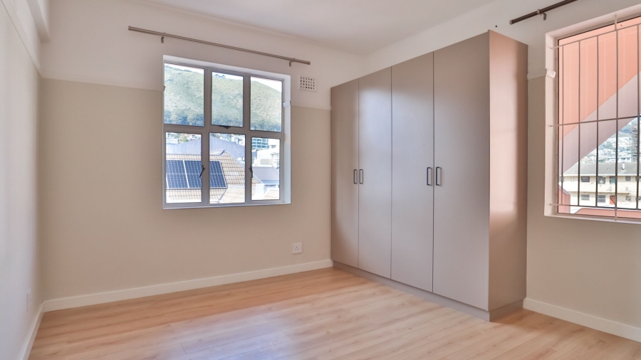 To Let 2 Bedroom Property for Rent in Sea Point Western Cape